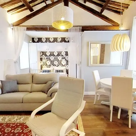La Casa Nel Castello *