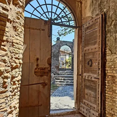 La Casa Nel Castello *